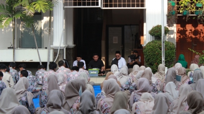 Syahdu! Hari Pertama SMA Negeri 1 Purwakarta Gelar SmartTren 1446 Hijriah