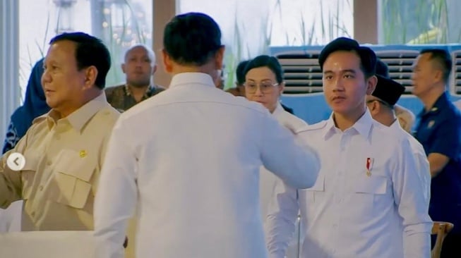 Bakal Salat Idul Fitri di Jakarta, Gibran Dahulukan Sungkem ke Prabowo Ketimbang ke Jokowi di Solo