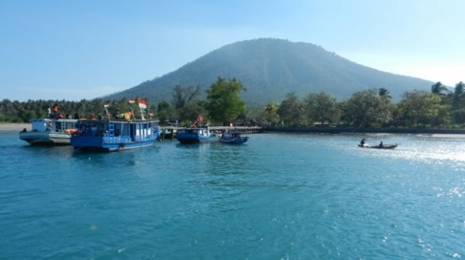 Pulau Sebesi. [pariwisatalamsel.com]