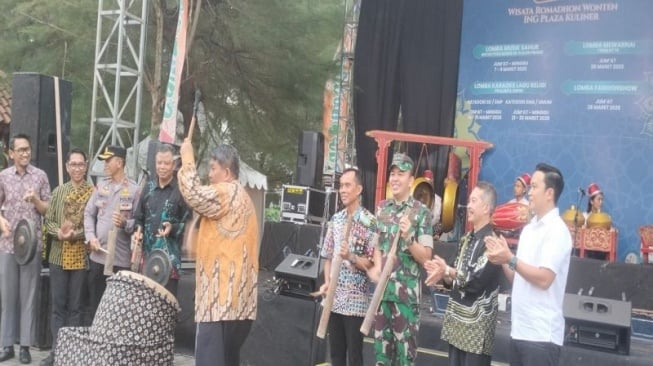 Berdayakan UMKM Selama Ramadan, Pemkab Kulon Progo Gelar Saron Gender di Plaza Kuliner Glagah