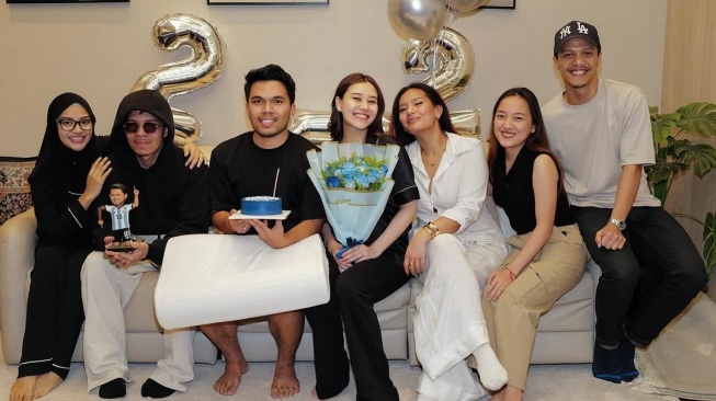Dapat Kejutan Ultah dari Thariq Halilintar, Muka Bantal Aaliyah Massaid Jadi Sorotan