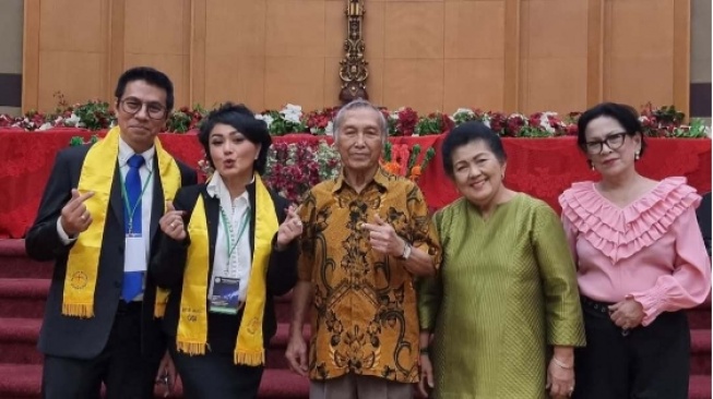 7 Momen Tamara Geraldine dan Suami Resmi Jadi Pastor, Penuh Syukur!