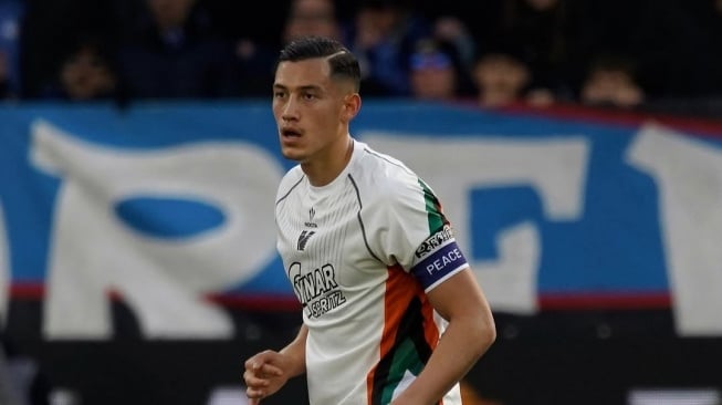 Laga sengit antara Como dan klub bek Timnas Indonesia Jay Idzes, Venezia berakhir imbang setelah kedua tim saling beradu strategi dalam pertandingan yang berlangsung intens. (IG Jay Idzes)