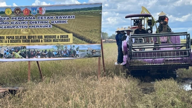 Dukung Penuh Swasembada Pangan, Masyarakat Kampung Kaliki Sukses Gelar Panen Raya