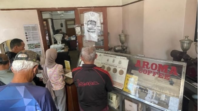 3 Kedai Kopi Legendaris di Bandung yang Masih Eksis hingga Saat Ini