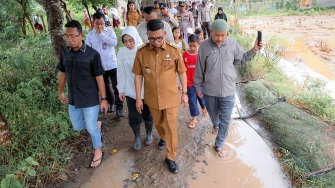 Konsen Tangani Jalan Rusak, Andra Soni Minta Pemkab Serang Turun Tangan