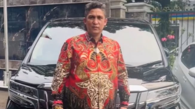 Kirim Surat ke Perusahaan Ferrari Hingga Lamborghini, Firdaus Oiwobo Ditertawakan: Begini Sarjana?