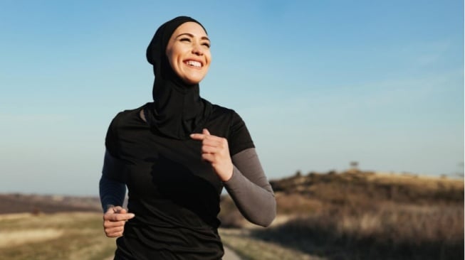 Wajah Bulat? Ini Dia Trik Jitu Pilih & Pakai Hijab Sport Agar Lebih Tirus