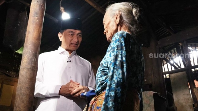 Wagub Dimyati Rehab Rumah Mak Arpah, Nenek Usia 100 Tahun di Tangerang