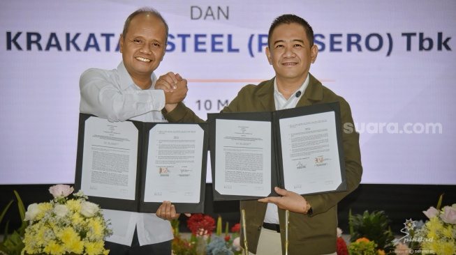 MoU Krakatau Steel dan Pindad terkait suplay material alat perang atau Alutista. [Istimewa]