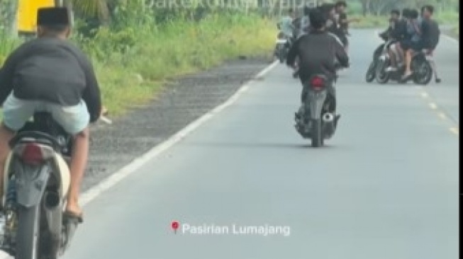 Kocak! Awalnya Ejek Polisi yang Tertibkan Balap Liar, Remaja Lumajang Nangis Kejer Setelah Diangkut