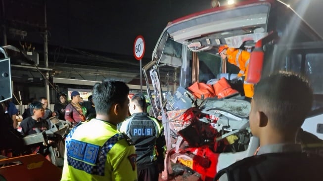 Kronologi Kecelakaan Bus Mira vs Truk di Sleman, Sopir Bus Tewas, Penumpang Luka-Luka