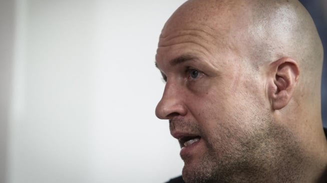 Orang Ini Sebut Penasihat Teknik Timnas Indonesia Jordi Cruyff Sosok Licik [Tangkap Layar Youtube]