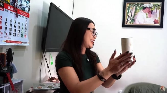 Potret kos Nunung. (YouTube/Melaney Ricardo)