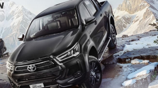 Toyota Hilux Black Edition Tampil Agresif, Cocok Buat Bapak-bapak Macho