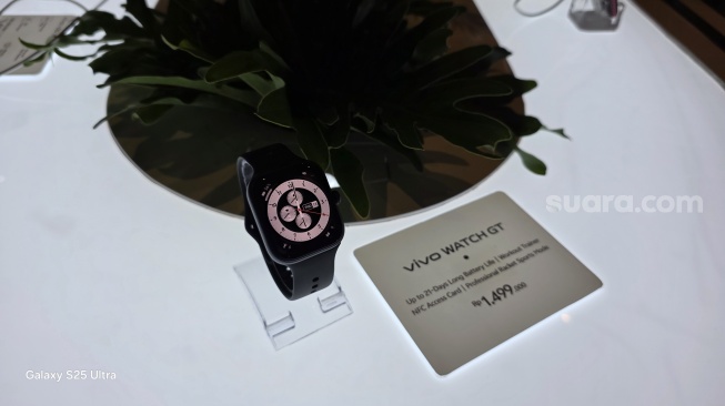 Smartwatch Vivo Watch GT yang resmi diluncurkan ke Indonesia pada Kamis (13/3/2025). [Suara.com/Dicky Prastya]