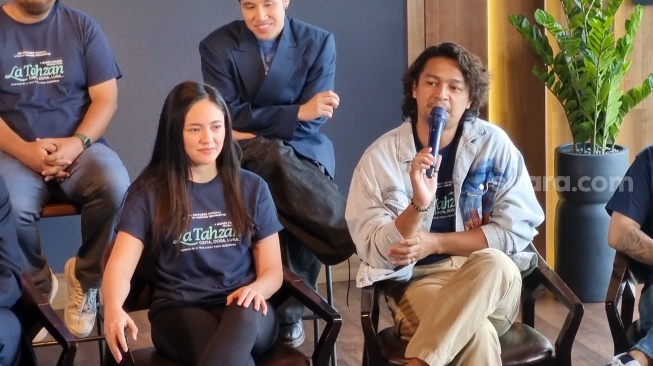 Marshanda dan Deva Mahenra di jumpa pers film La Tahzan di MD Place, Setiabudi, Jakarta, Kamis (13/3/2025). [Suara.com/Adiyoga Priyambodo]