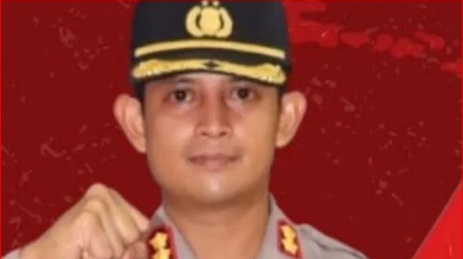 Mantan Kapolres Ngada, AKBP Fajar Widyadharma [Istimewa] 