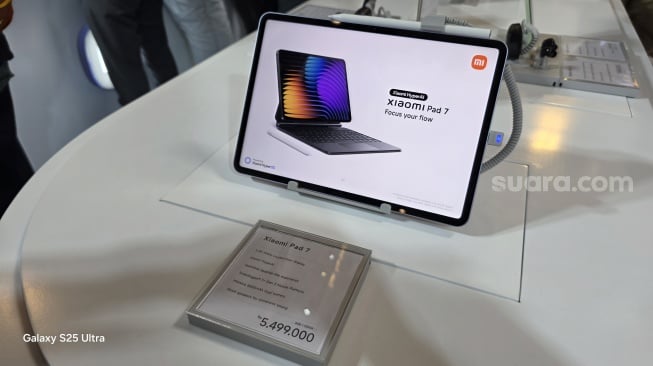 Tablet Xiaomi Pad 7 resmi diluncurkan ke Indonesia pada Kamis (13/3/2025). [Suara.com/Dicky Prastya]