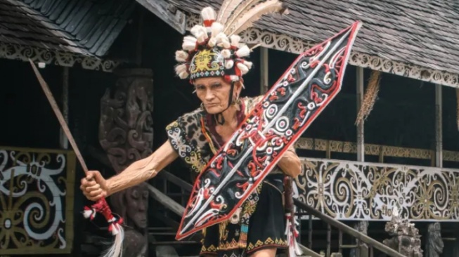 Sejarah dan Asal-Usul Suku Dayak: Jejak Leluhur di Kalimantan