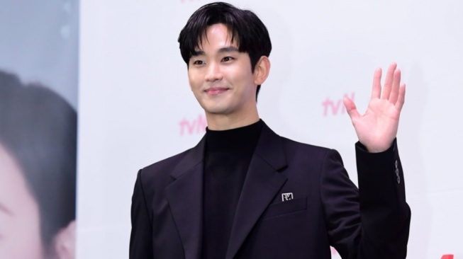 Mental Kim Soo Hyun Tertekan Buntut Disebut Penyebab Kematian Kim Sae Ron, Agensi Ajak Ibu Mendiang Ketemu