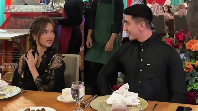 Buka Bersama Keluarga, 'Princess Treatment' Verrell Bramasta ke Fuji Banjir Pujian
