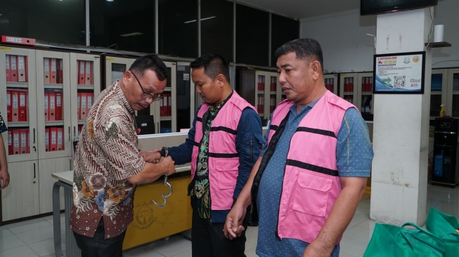 Kejati Sumut OTT 2 Pejabat Dinas Pendidikan Sunat Dana Bos, Sita Rp 319 Juta