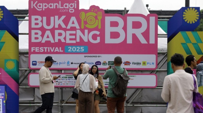 Mesin Daur Ulang Sampah Botol Hadir di Kapan Lagi Buka Bareng BRI Festival