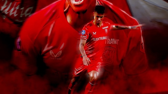 Bek Timnas Indonesia, Mees Hilgers saat membela FC Twente. [Dok. IG FC Twente]