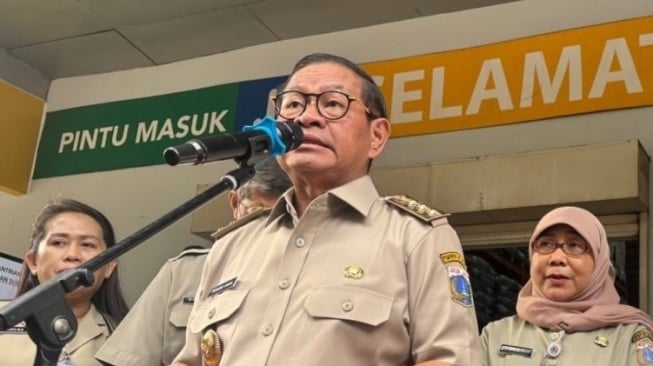 Gubernur DKI Jakarta Pramono Anung saat memberikan keterangan. [ANTARA/Lifia Mawaddah Putri]