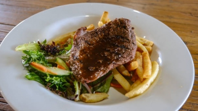 Kuliner asal Australia yang tak ada di tempat lain adalah Kangaroo Steak atau steak daging kangguru. (Instagram)