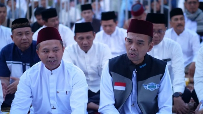 Gubernur Riau (Gubri) Abdul Wahid bersama Ustaz Abdul Somad (UAS). [Instagram Abdul Wahid]