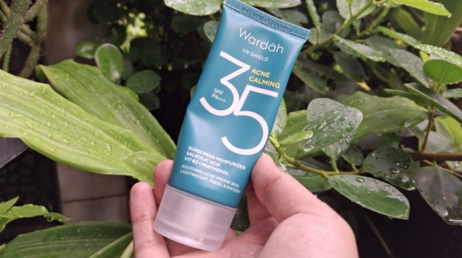 Review Jujur Sunscreen Wardah Acne Calming SPF 35 Selama 2 Bulan Pemakaian