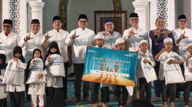 Sambut Kebaikan Ramadan 1446 H, Bank Mandiri Group Berbagi 57.600 Santunan