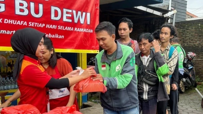 Warteg Gratis Ramadan 2025: Bukan Sekadar Berbagi, Tapi Juga Memberdayakan UMKM