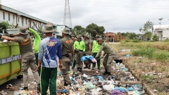 Tangkap Pembuang Sampah di Batam, Dapat Rp5 Juta!