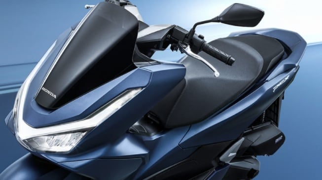 Perbandingan Honda PCX di Jepang dengan di Indonesia, Duel Skutik Premium