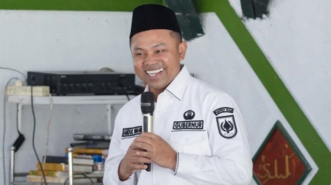 Riau Defisit Anggaran, Gubri Abdul Wahid Bakal Buru Para Penunggak Pajak