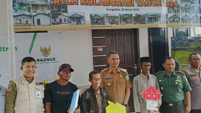 Penyerahan kunci rumah layak huni di Bangka Belitung