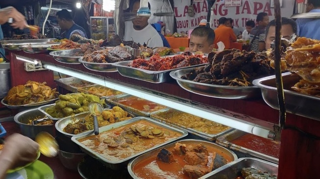 5 Artis yang Berbisnis Nasi Padang, Enak Beneran Atau Cuma Modal Nama? Ini Review Jujurnya