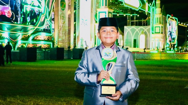 Sosok Najmi Alvaro: Bocah Asal Kalteng Viral di Iran, Juara Dunia MTQ Bikin Juri Tak Henti Bertakbir