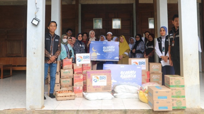 BRI Peduli Berbagi Kebahagiaan Ramadan di Panti Asuhan Darul Quro