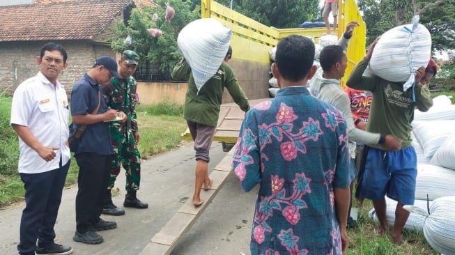 Hadapi Puncak Panen, Bulog Kediri Realisasikan Penyerapan Gabah & Beras Petani Terbesar di Jatim