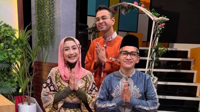 Raffi Ahmad diduga tahu hubungan yang sebenarnya antara Ruben Onsu dan Desy Ratnasari. (Instagram/@raffinagita1717)