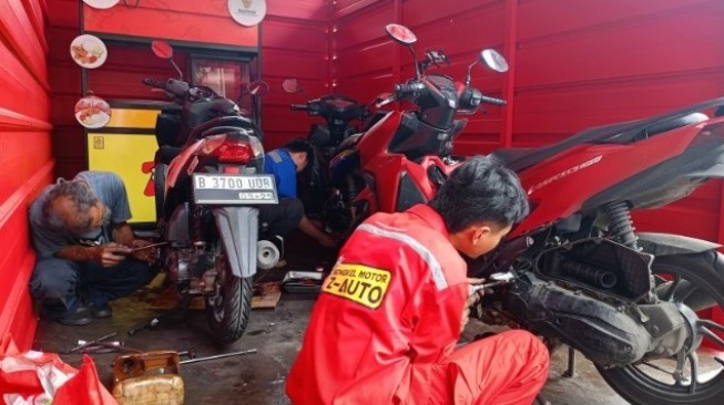 Ada Servis dan Ganti Oli Gratis Pemudik, Ojol: Lumayan Uangnya untuk THR Orang Tua