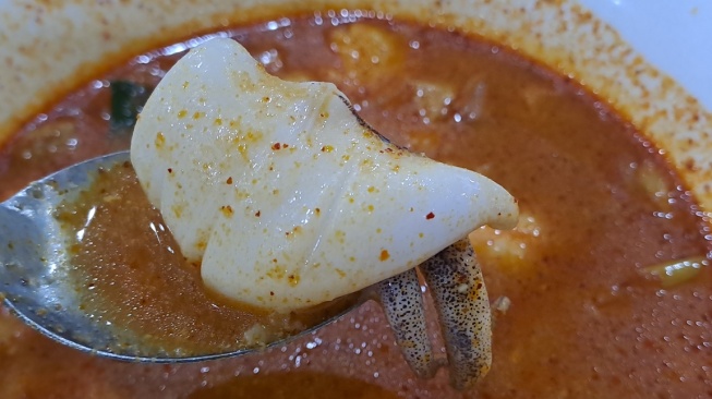 Kuliner Batam: asam pedas seafood [suara.com/eliza gusmeri]