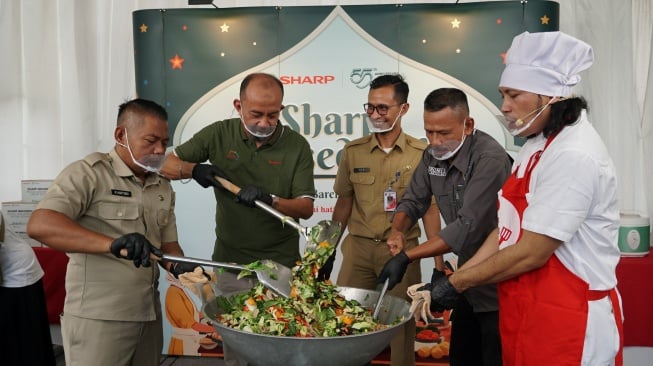 Sharp Bersedekah 2025 Usung Tema Masak Bareng #DenganHati