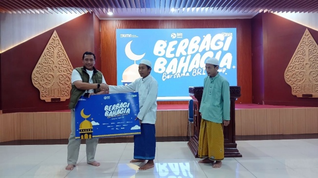 BRI Group Berbagi Kebahagiaan, Santuni Dua Ponpes di Semarang