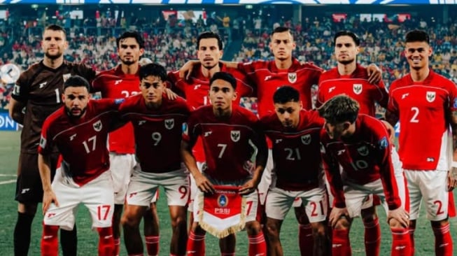 Timnas Indonesia tertahan di peringkat keempat klasemen putaran ketiga Kualifikasi Piala Dunia 2026 zona Asia seusai meraih total enam poin dari tujuh pertandingan.(IG Kevin Diks)