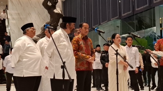 Jokowi-Puan Akhirnya Bersua! Buka Puasa di NasDem Tower Jadi Sinyal Apa?